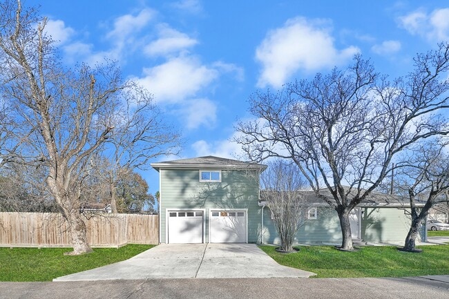 Building Photo - 1301 Avenue I