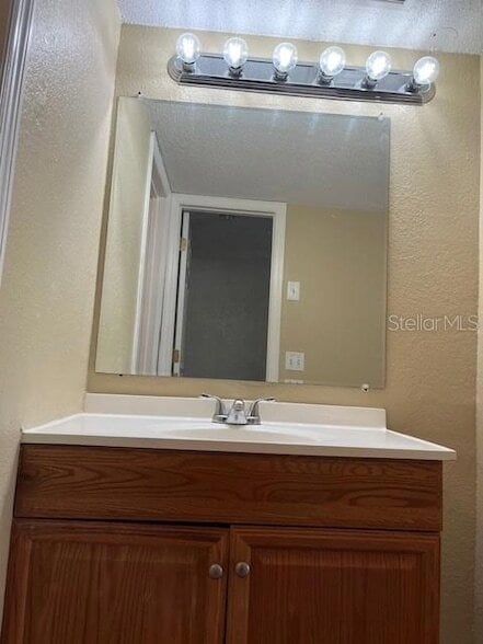 Building Photo - 452 Banyon Tree Cir