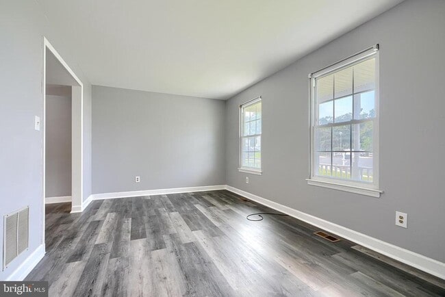 Building Photo - 7 Crestview Garth
