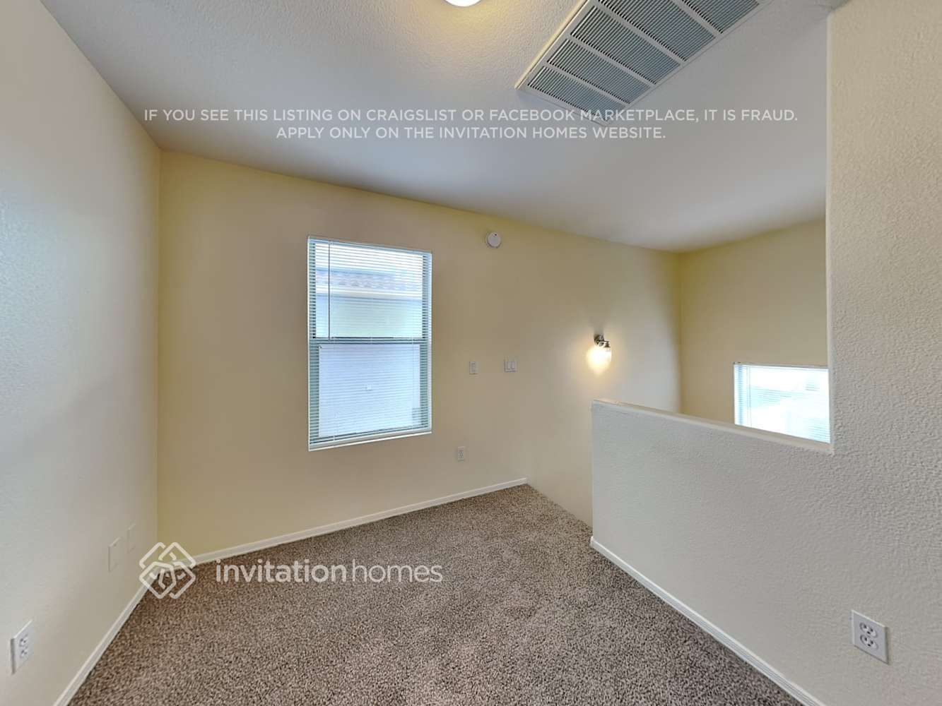 Building Photo - 2415 E Palm Beach Dr