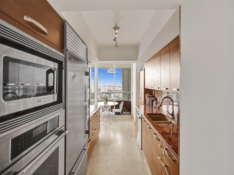 Building Photo - 21205 Yacht Club Dr