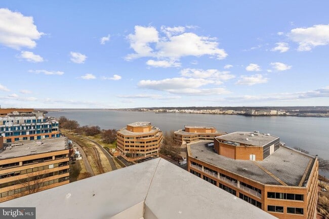 Building Photo - 925 N Fairfax St