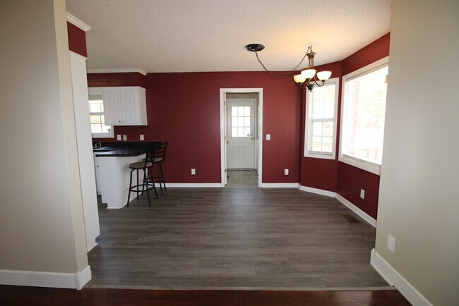 Building Photo - 2545 Autumn Terrace