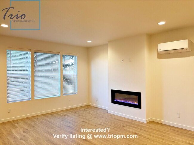 Building Photo - 2442 Brackenfern Blvd