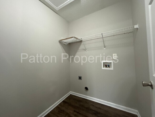 Building Photo - 1839 Horseshoe Dr