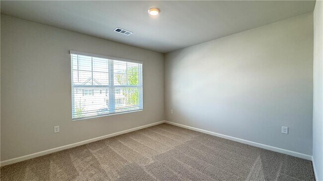 Building Photo - 61 Biltmore Pl