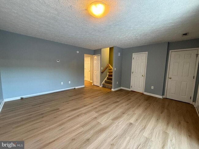 Building Photo - 10500 Boxmeer Ct