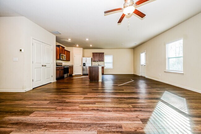 Building Photo - 532 Moline Way