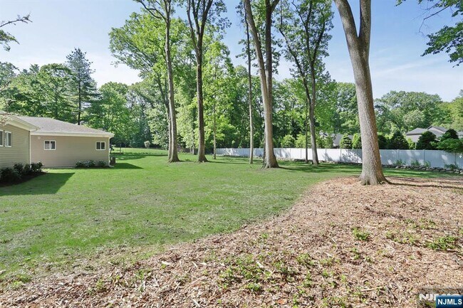Building Photo - 16 Cypress Peak Ln