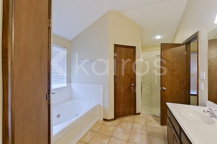 Building Photo - 4920 NW 164th Terrace