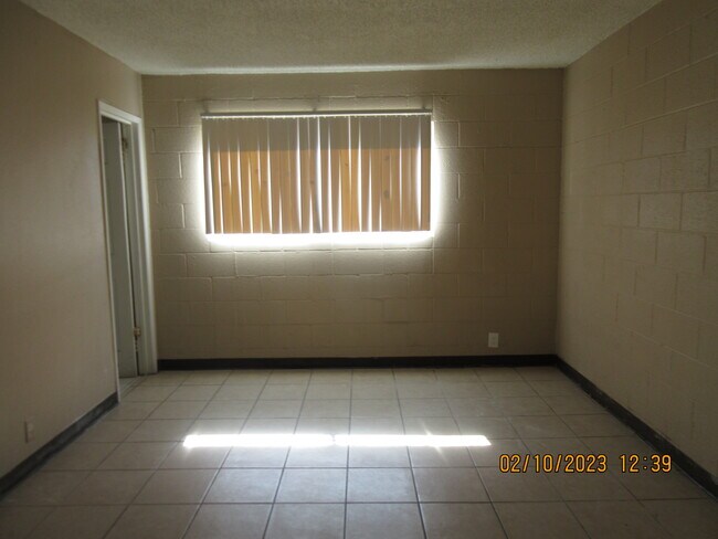 Building Photo - 2929 Elm Ave