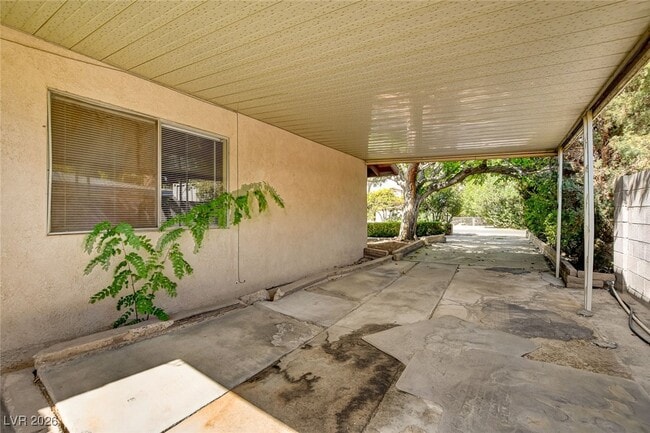 Building Photo - 5649 Sheila Ave