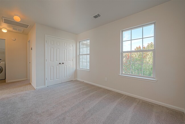 Building Photo - 3806 Granite Springs Ln