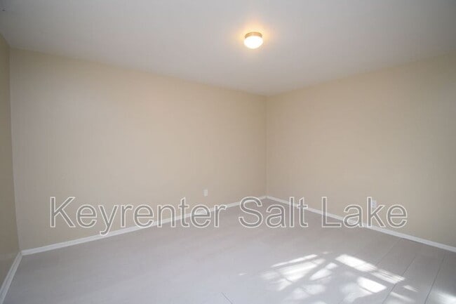 Building Photo - 3582 E Mardonna Way