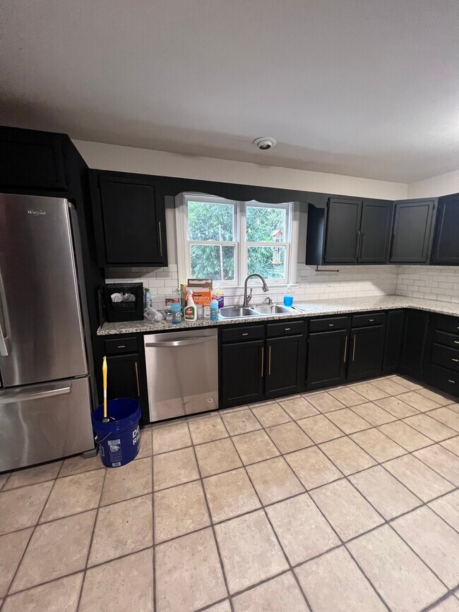 Kitchen - Brand new appliances - 160 N Peace Haven Rd