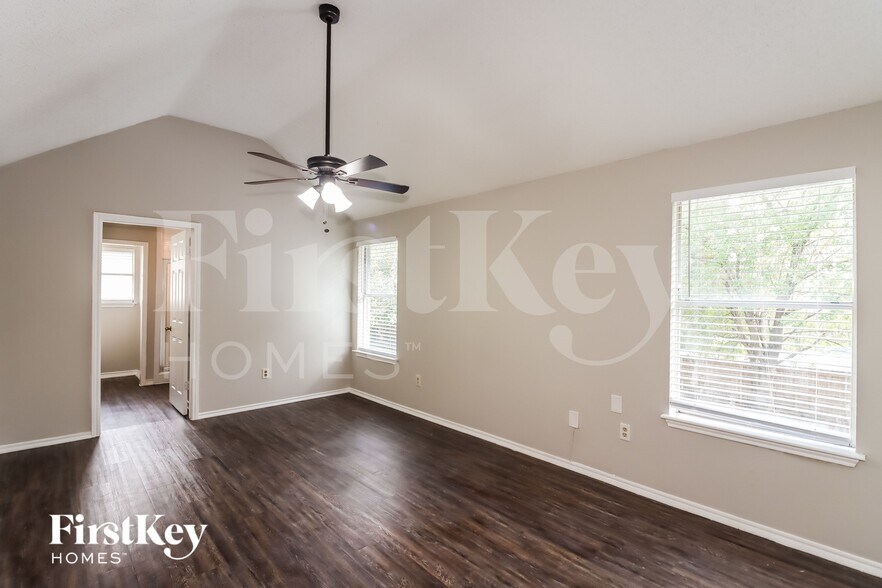 Building Photo - 9631 Orangevale Dr