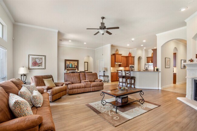 Building Photo - 6703 Honeycrest Lane