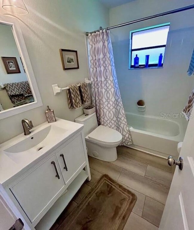 Building Photo - 230 Laurel Hollow Dr