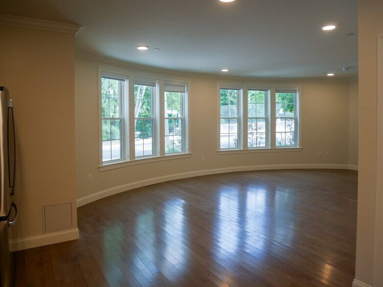 Building Photo - 39 Herrick Rd