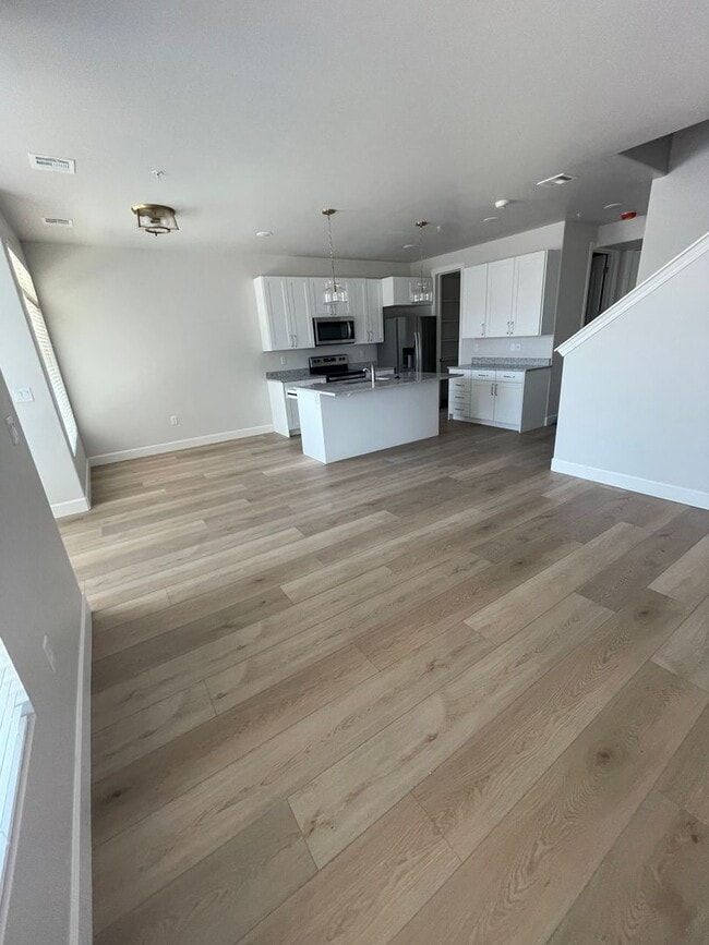 Building Photo - Italian Villages | 3-Bedroom Townhome