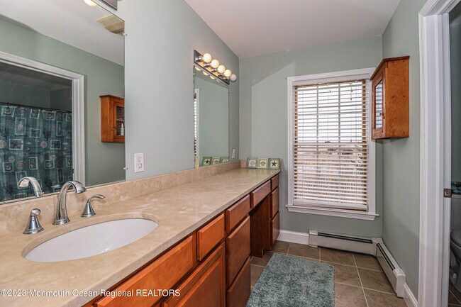 Building Photo - 1095 Island Dr
