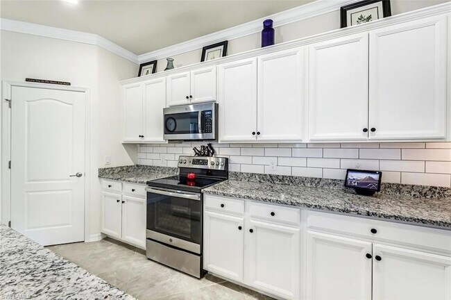 Building Photo - 1613 Vizcaya Ln