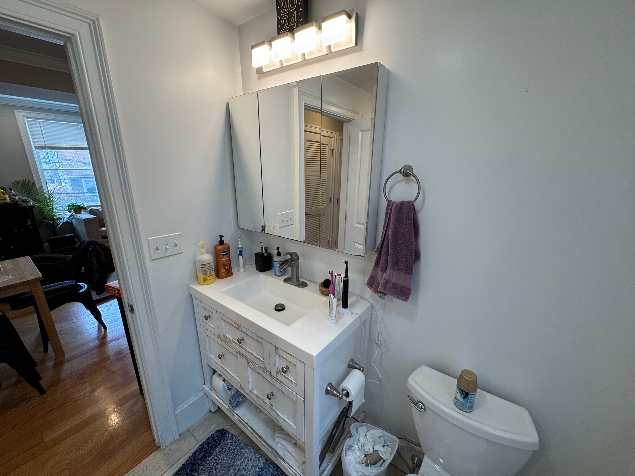 Building Photo - 183 River St