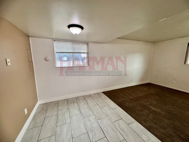 Building Photo - 1083 N 150 W