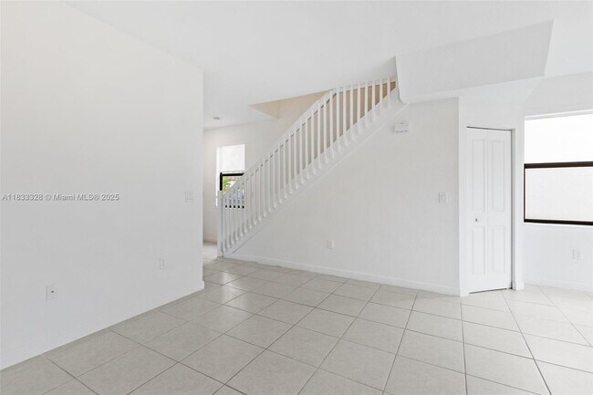 Building Photo - 965 NE 211th St