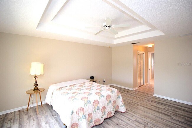 Building Photo - 20 Clarendon Ct N