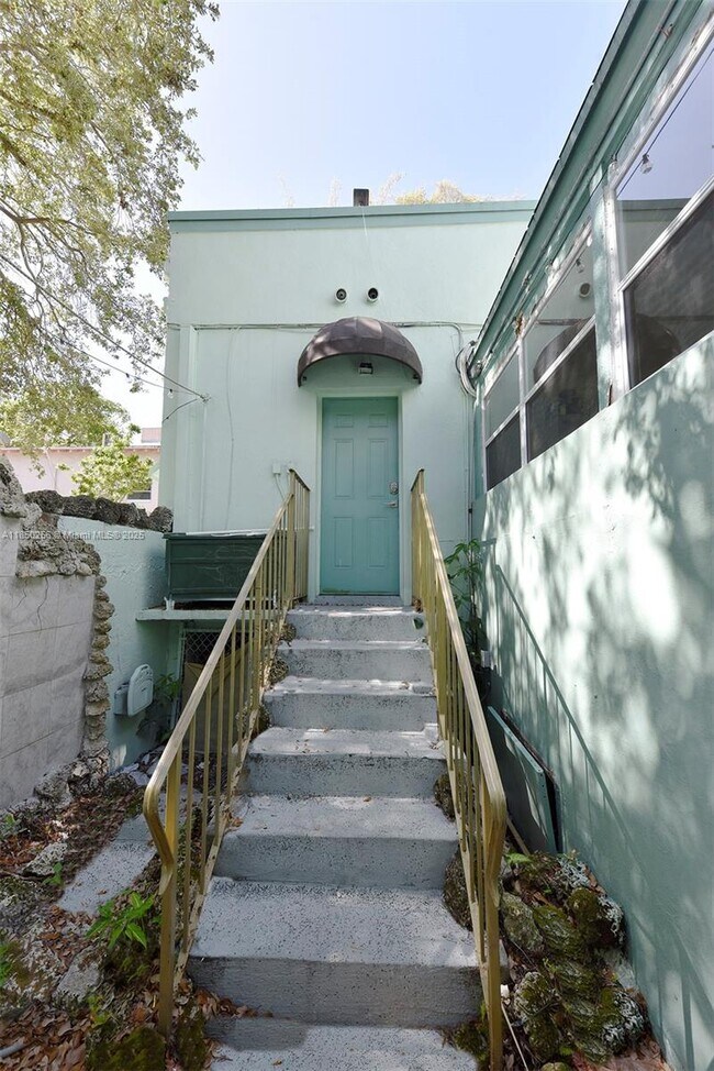 Building Photo - 7613 Biscayne Blvd
