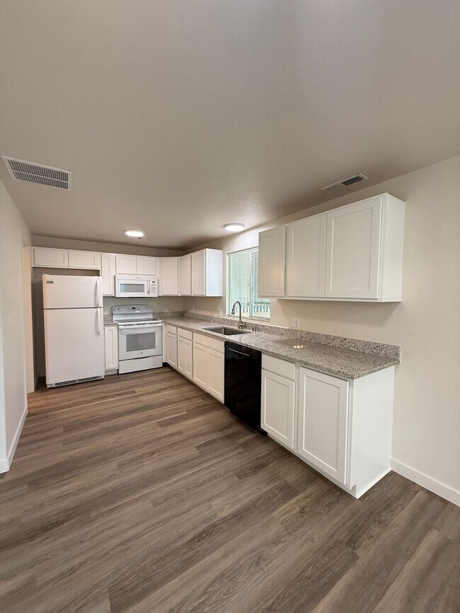 Building Photo - 371816