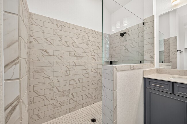 Building Photo - 453 Embden Rim Dr