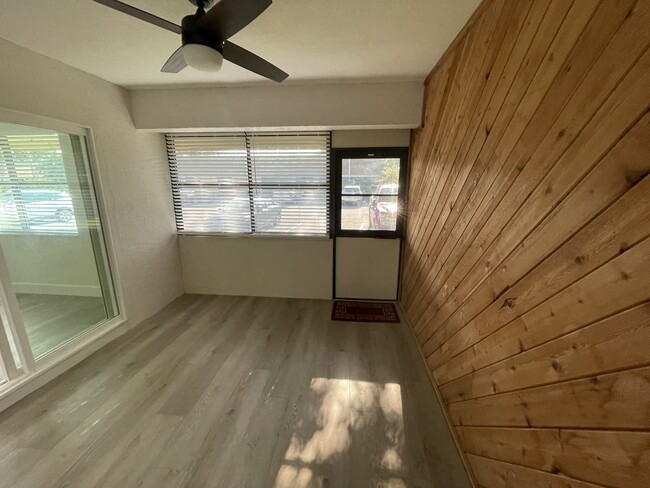 Building Photo - 104 Half Moon Cir