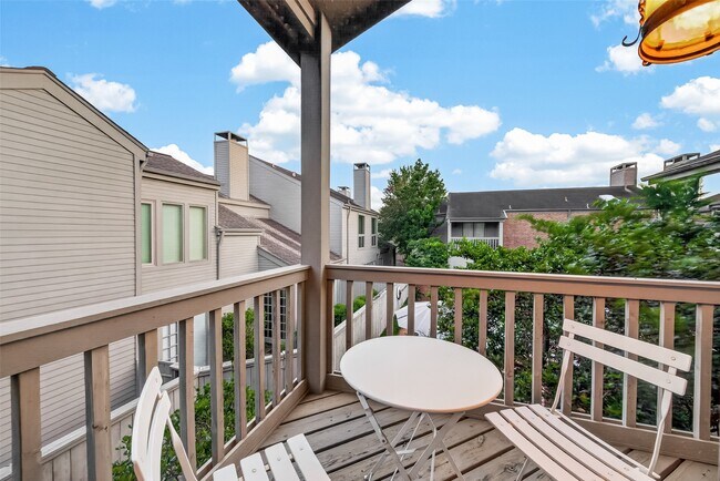 Building Photo - 6000 Sugar Hill Dr