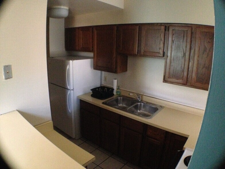 Building Photo - 8 W Hollister St