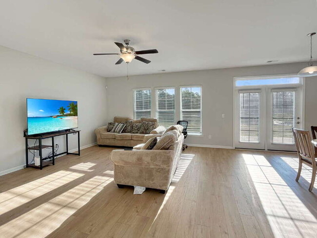 Building Photo - 44 Jazz Dr