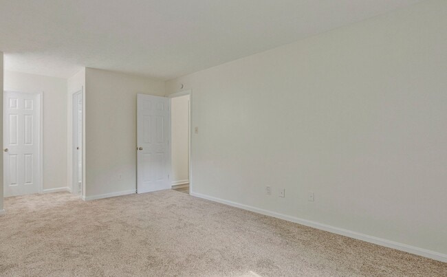 Building Photo - Bright & Cheery 2 BR 2 Bath Unit Available...
