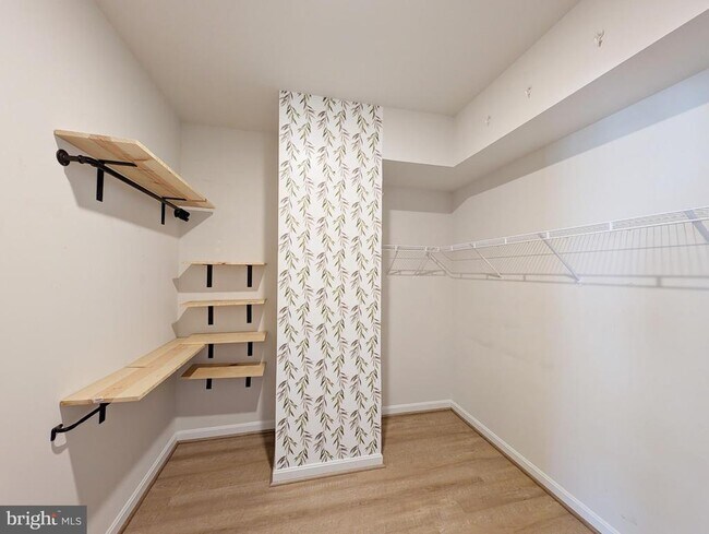 Building Photo - 3106 Laurel Hl Rd