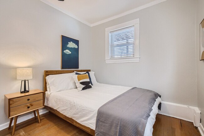 Building Photo - 1240 York St