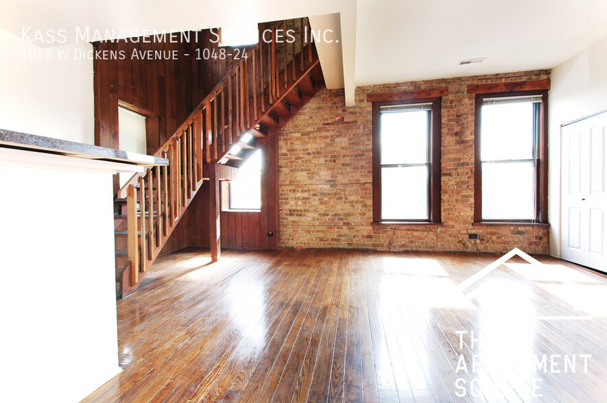 Building Photo - 1048 W Dickens Ave