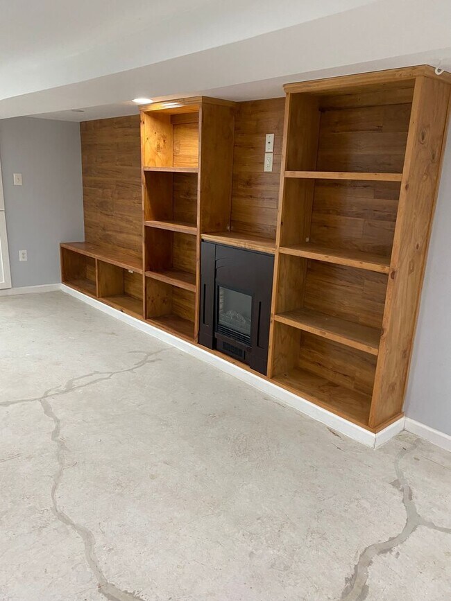 Building Photo - Now Available-3 Bedroom Norristown Rental!