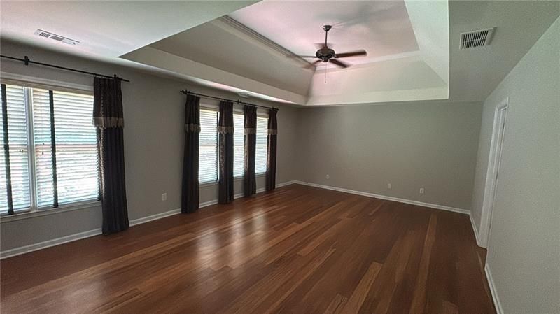 Building Photo - 1880 Willshire Glen