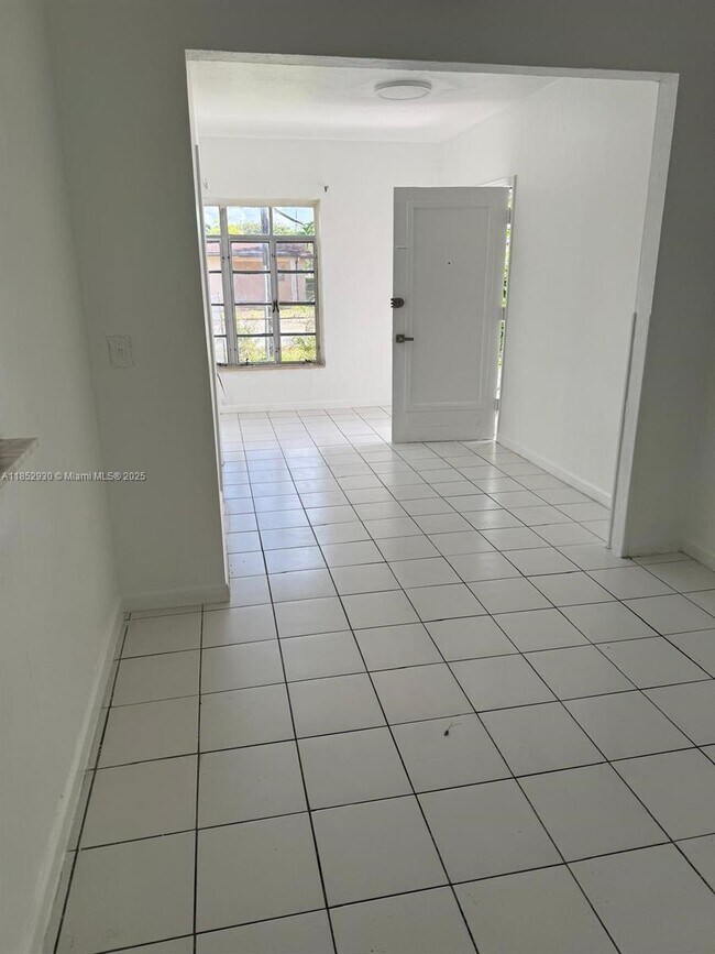 Building Photo - 3100 SW 13th St