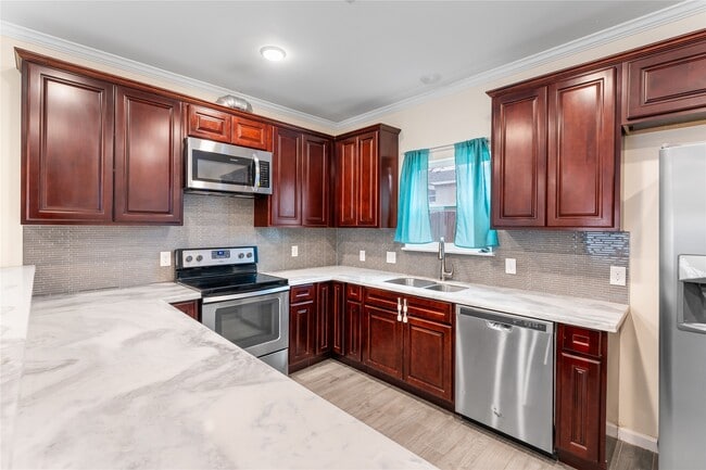 Building Photo - 16922 Glenheath St