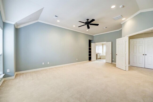 Building Photo - 5314 Blossom St