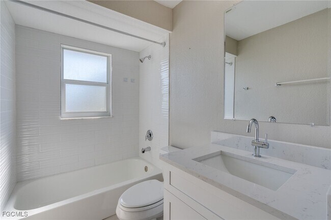 Building Photo - 429 SW 47th Terrace