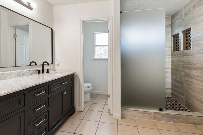 Building Photo - 1305 Cedar Brook Dr