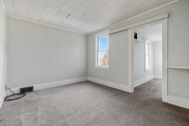 Building Photo - 523 Edgewood Ave