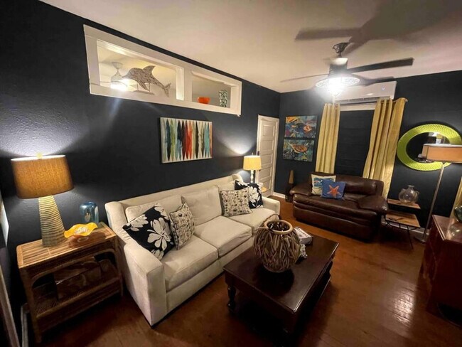 Building Photo - 2521 Avenue Q